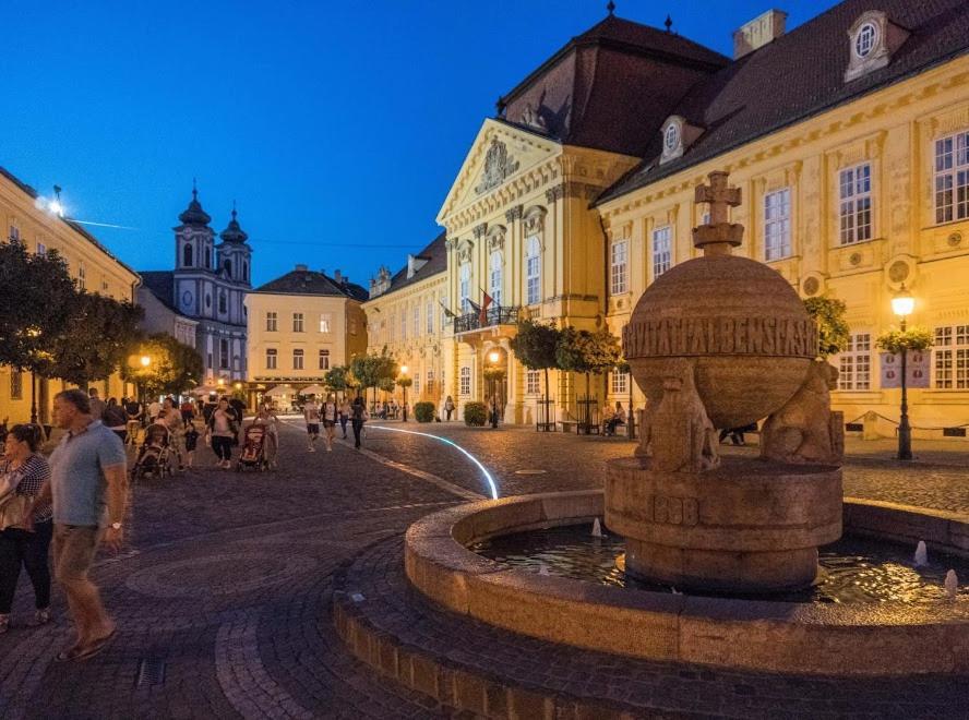 Patrik Apartman Szekesfehervar Exterior photo